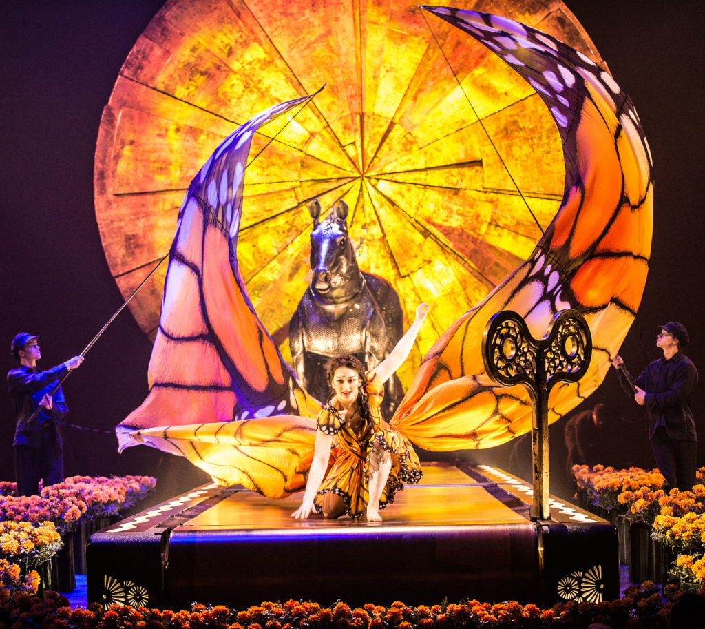 Pluie et lumière pour le spectacle mexicain du Cirque du Soleil