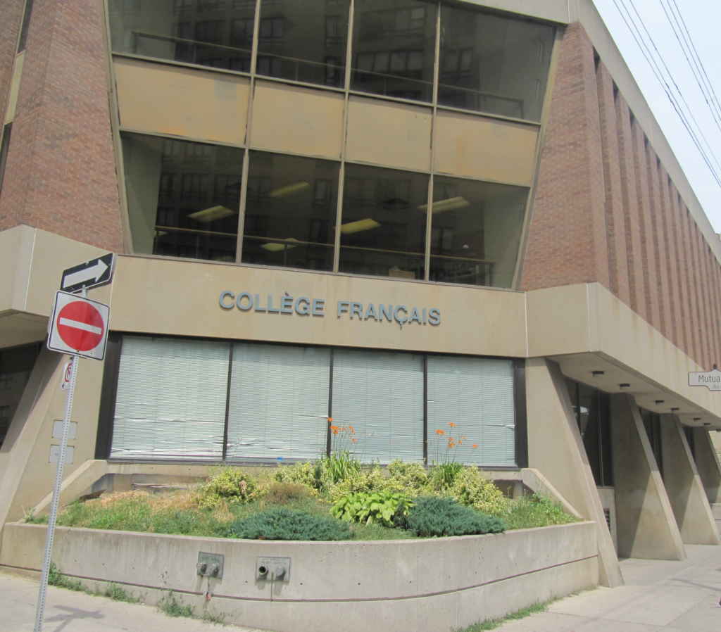 Le Collège français au 100 rue Carlton.