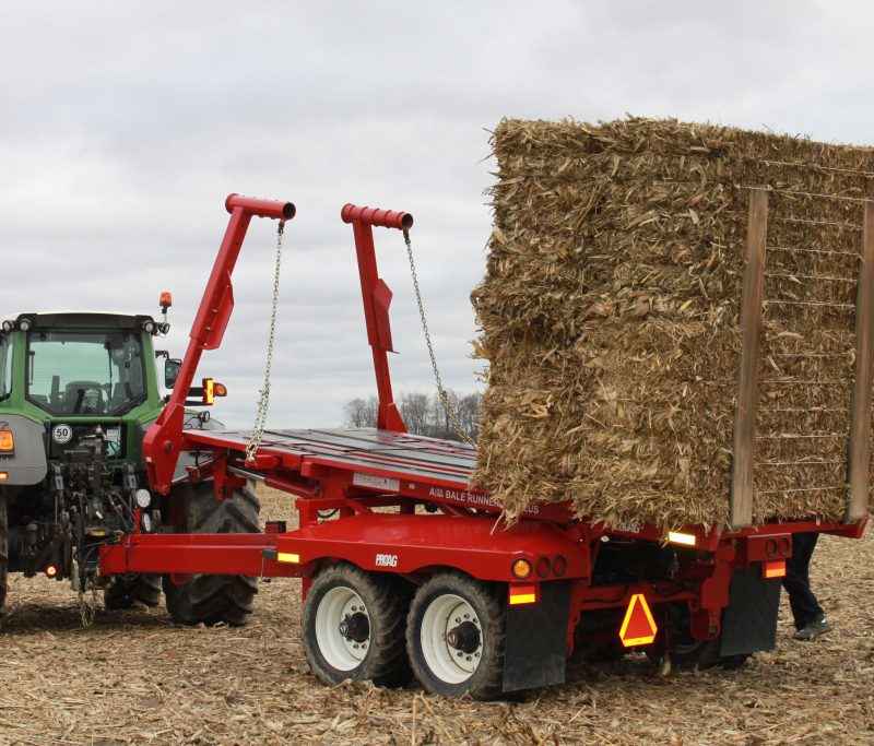 Botte de tiges de maïs AgInnovation Ontario