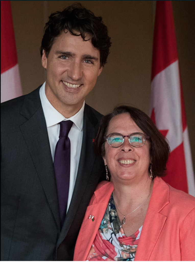 Le premier ministre Justin Trudeau et l'ex-présidente de la FCFA Sylviane Lanthier.