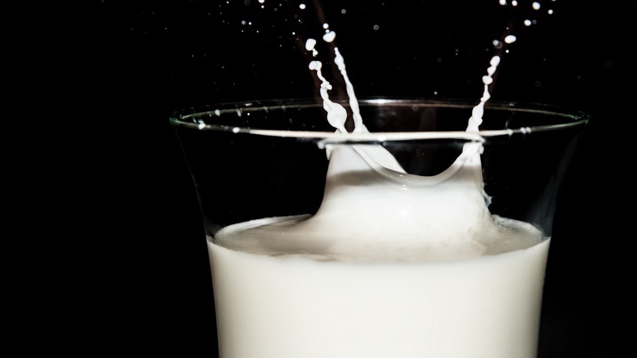 le-lait-cause-t-il-le-cancer-trois-choses-savoir