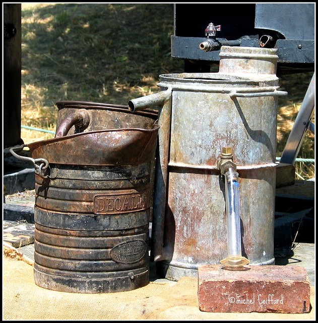 L'huile essentielle est obtenue par distillation depuis des siècles.