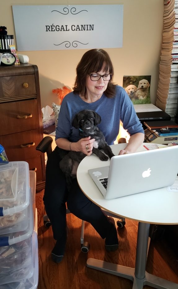 Josée Beaudoin qui travaille sur Régal Canin