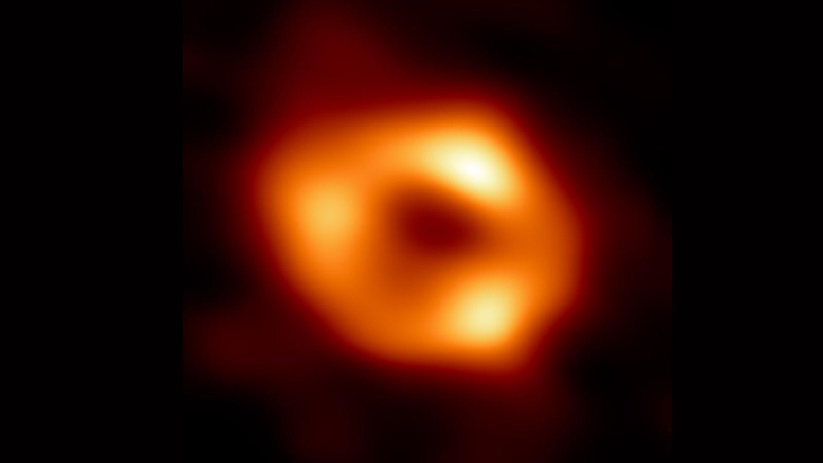 Au centre de notre galaxie: le trou noir des superlatifs