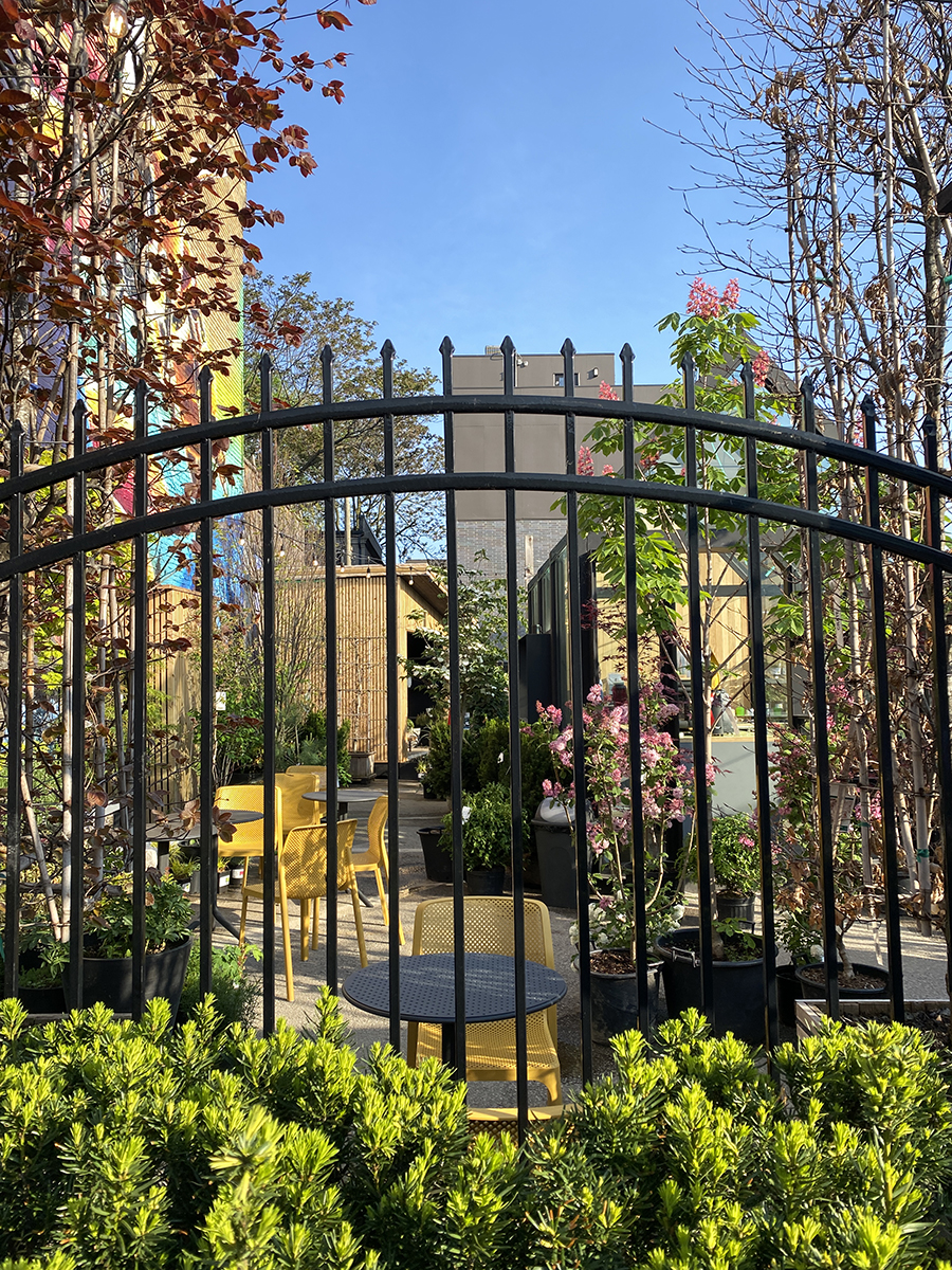 Un café caché dans la jardinerie Queen Garden Centre