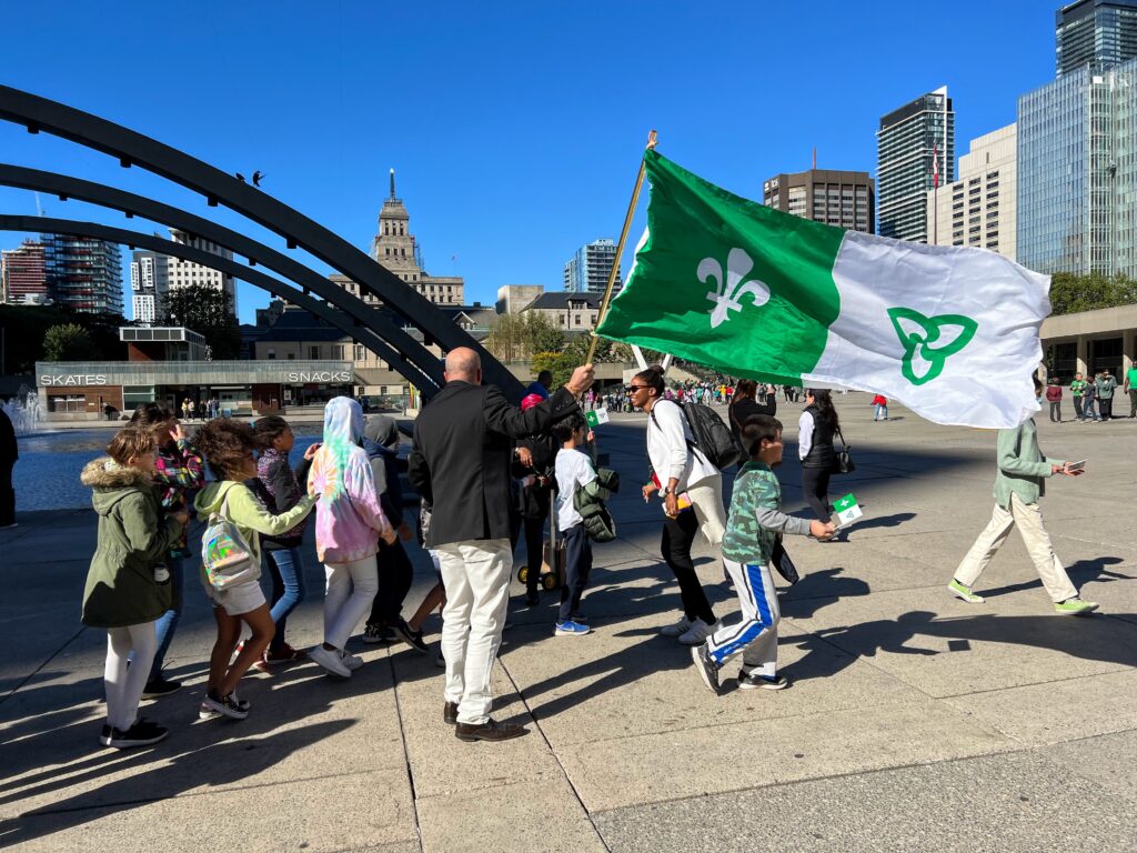 Lever drapeau franco-ontarien Toronto 2022