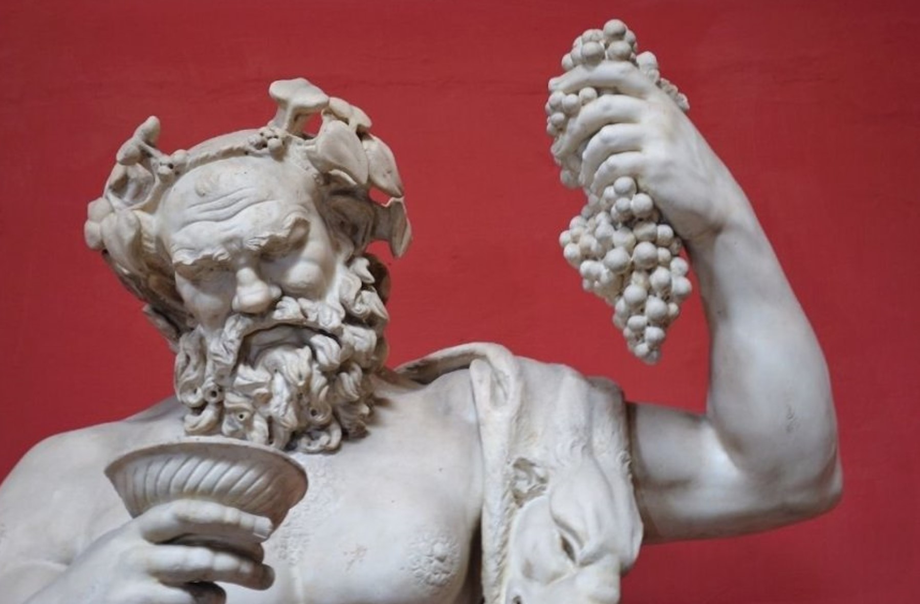 Sentir le bouchon est inutile… et d’autres mythes sur le vin