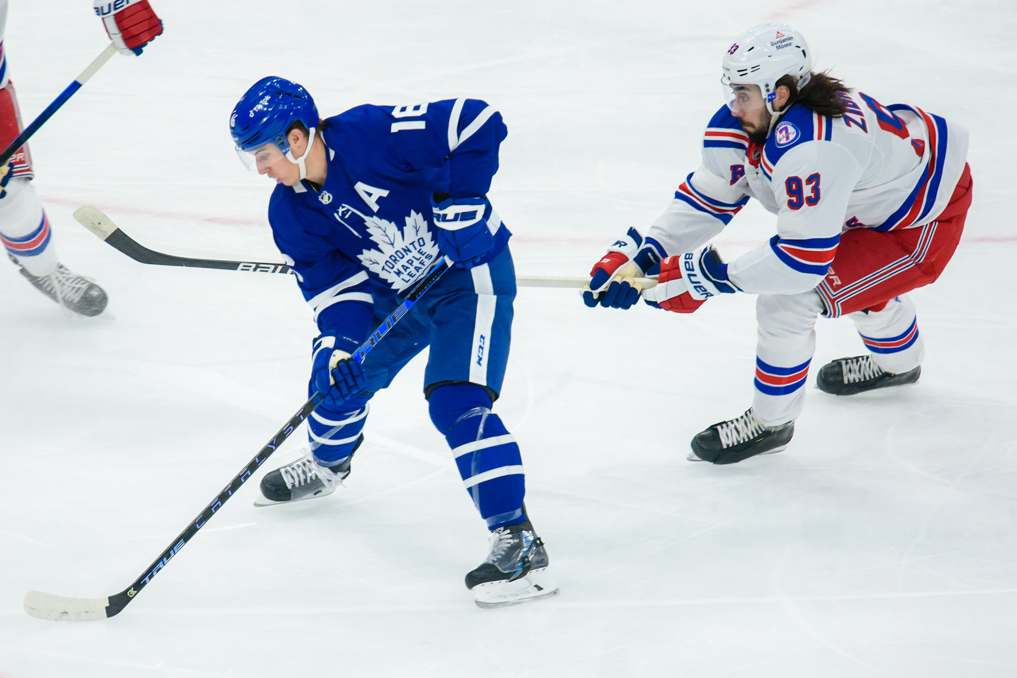 Mitch Marner Procure La Victoire Aux Maple Leafs En Prolongation