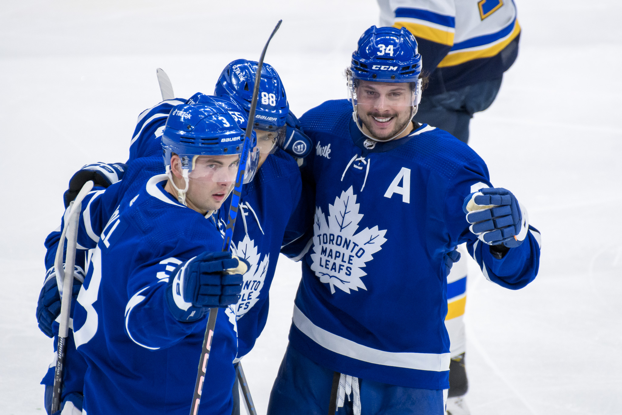 Auston Matthews absent 3 semaines en raison d'une blessure au genou