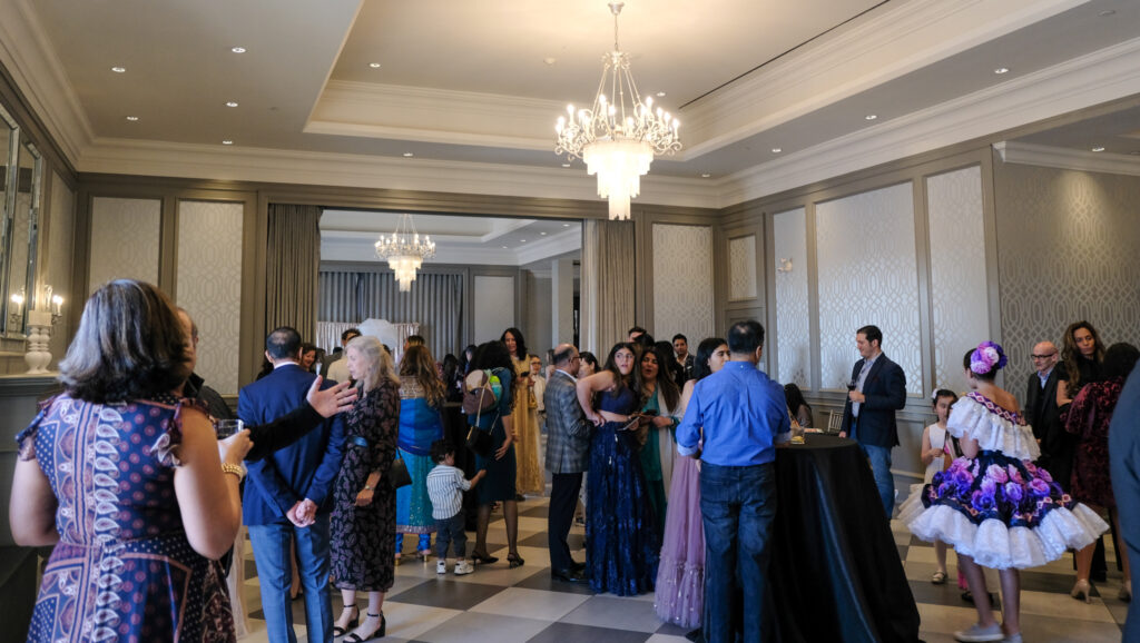 Une centaine de personnes présente Parkview Manor Banquet Hall pour la soirée multiculturelle