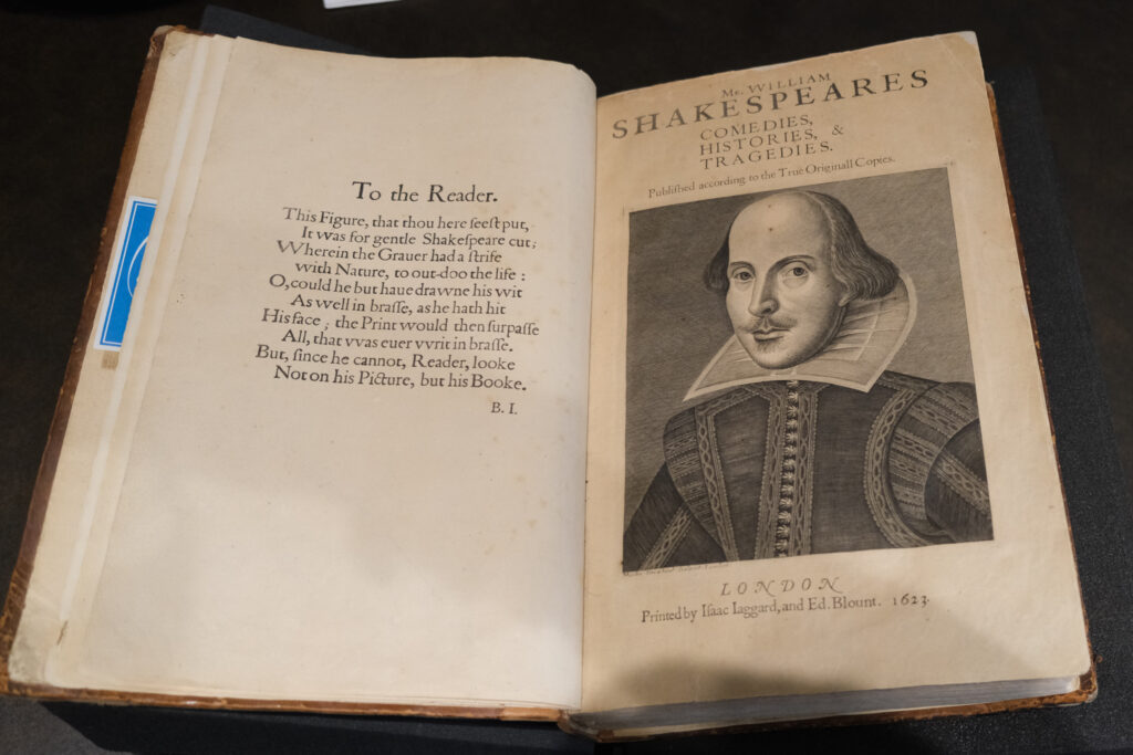 Premier folio de Shakespeare. Seul exemplaire en Amérique du Nord conservé à Thomas Fisher Rare Book Library.