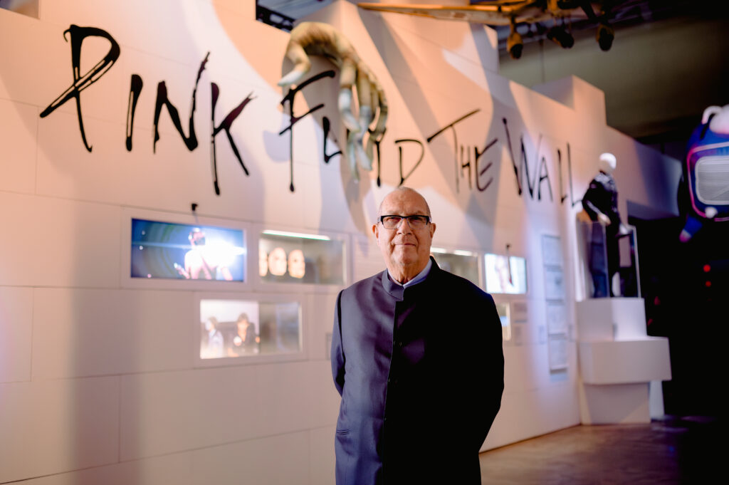 Aubrey "Po" Powell, curateur de l'exposition Pink Floyd