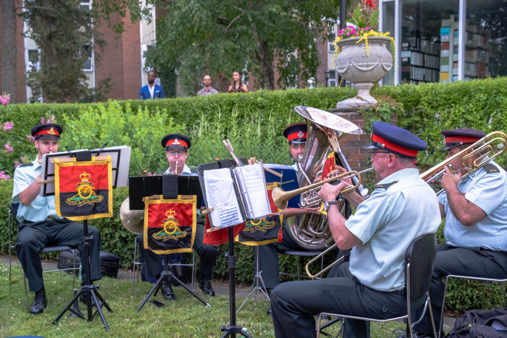 La musique était de la fête avec The Royal Canadian Artillery Band. 