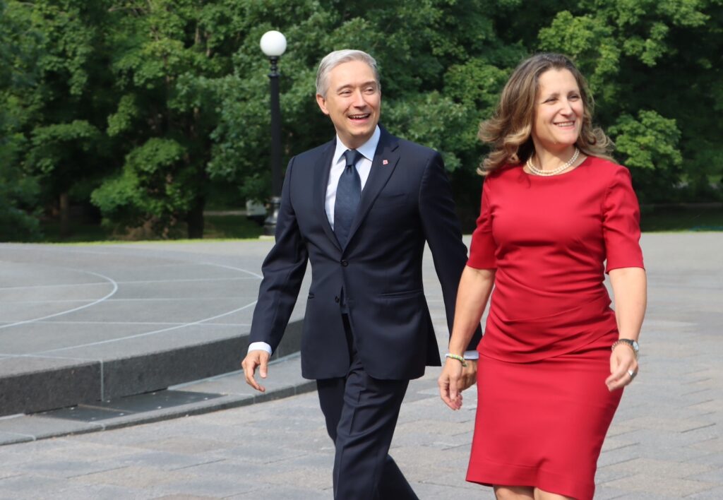 Champagne et Freeland