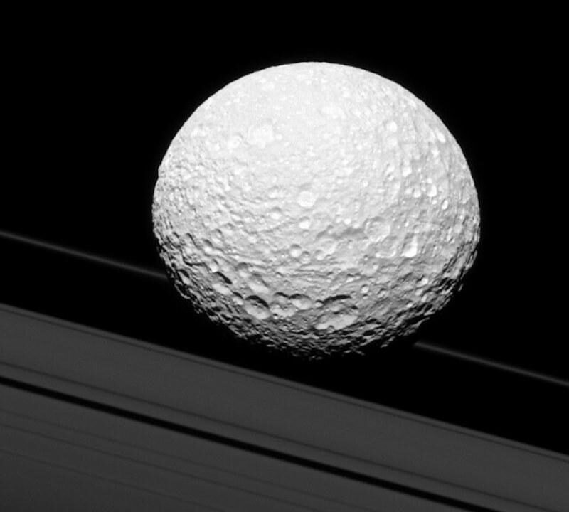 Mimas-anneaux-Saturne-océan