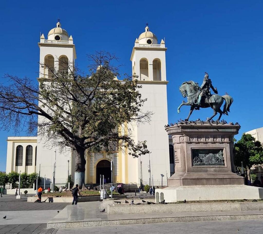 capitale San Salvador, église