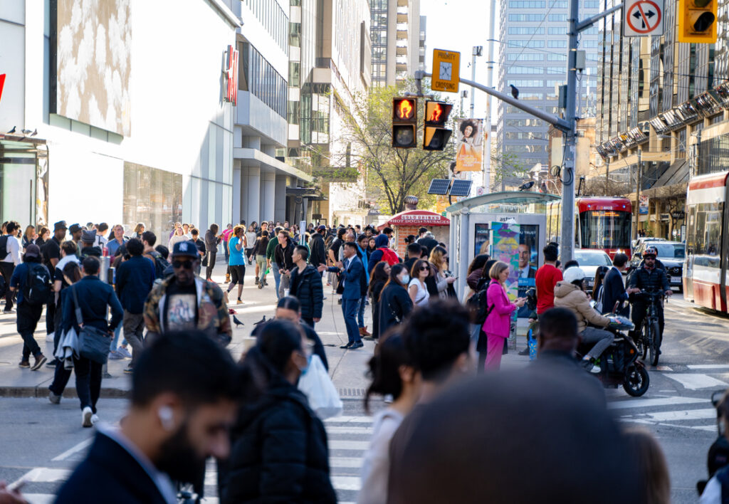 multiculturalisme, Yonge-Dundas Square à Toronto