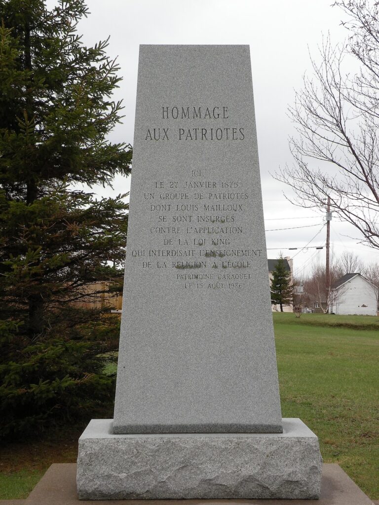 Louis Mailloux, écoles, Caraquet