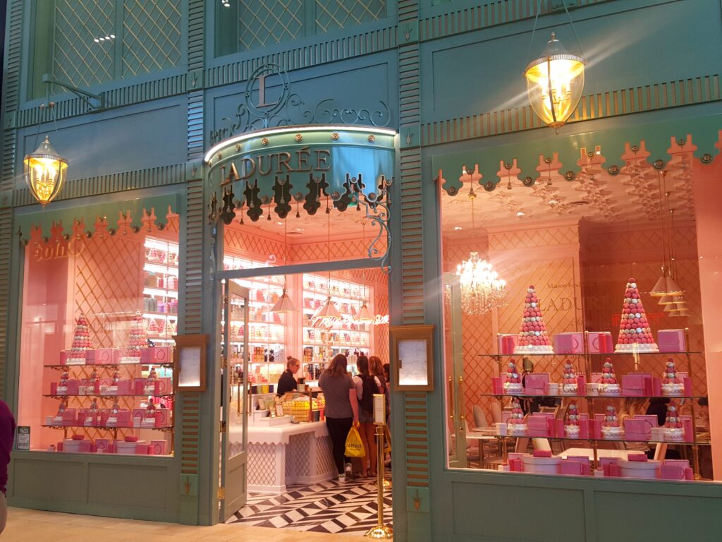 pâtisserie Ladurée