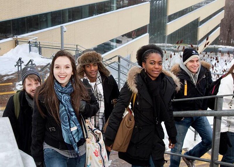 collèges, étudiants étrangers