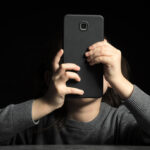 téléphone, écran, réseaux sociaux