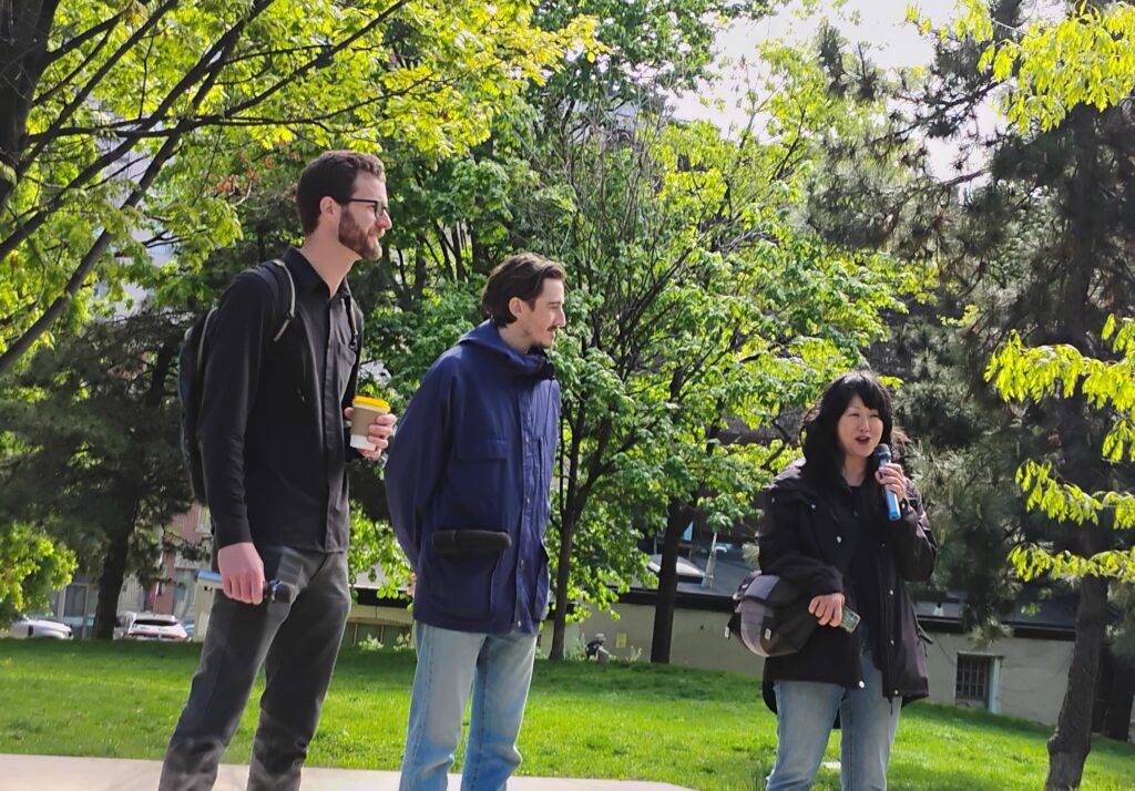Alex Waffle, Dylan Cassidy et Fung Lee.