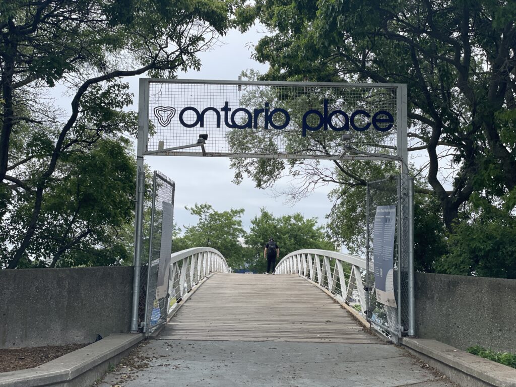 Place de l'Ontario