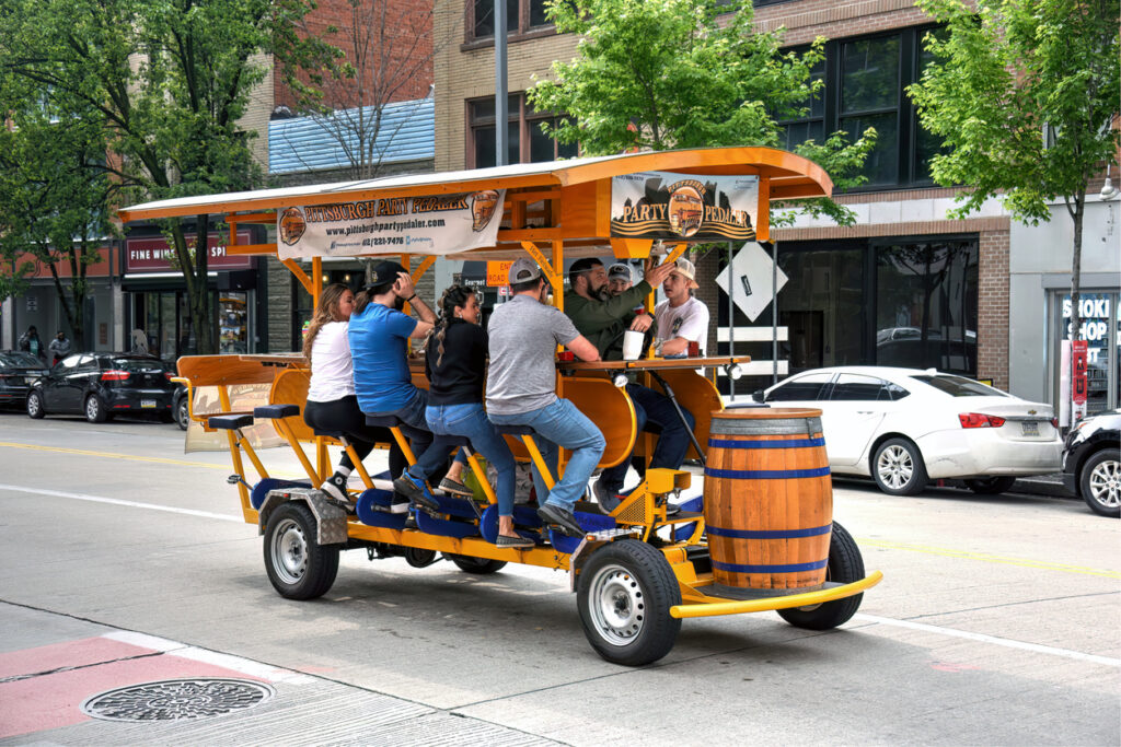 vélo bar, party bike, pedal pub