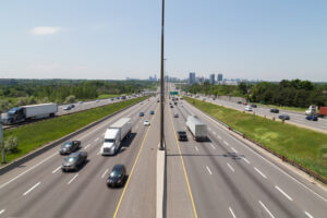 Francophonie économique, commerce, camions