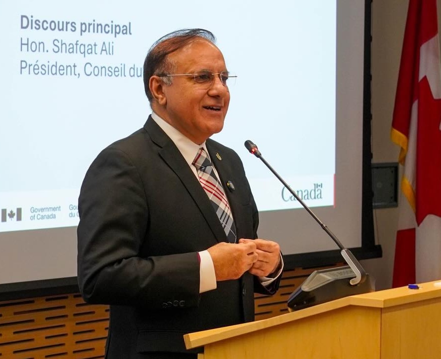 Le président du Conseil du Trésor, Shafqat Ali