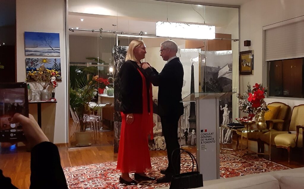 enseignante Marie-Claude Douville, Palmes académiques