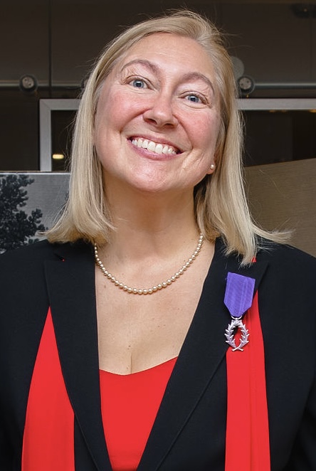 enseignante Marie-Claude Douville, Palmes académiques