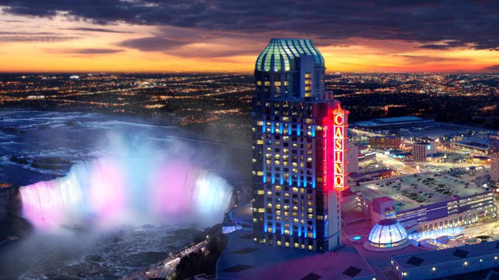 Le casino de l'hôtel Fallsview à Niagara Falls.