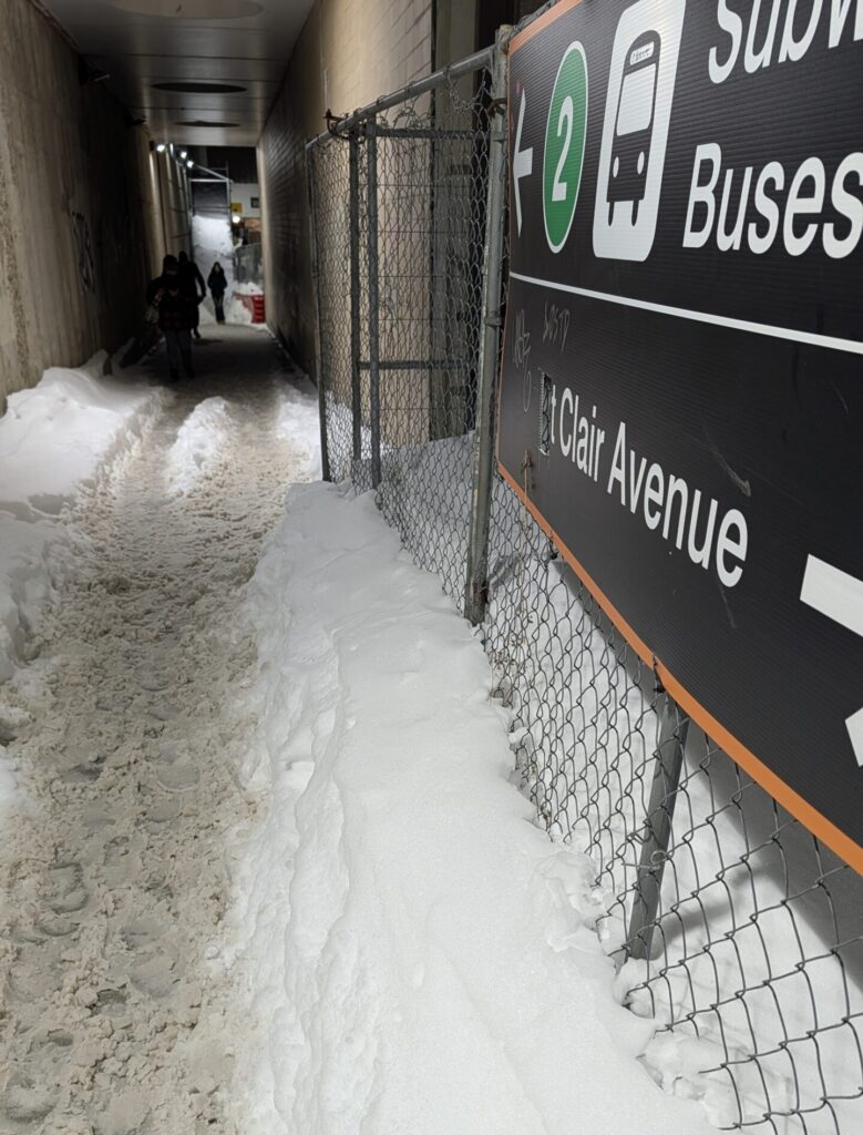 Station de métro Warden