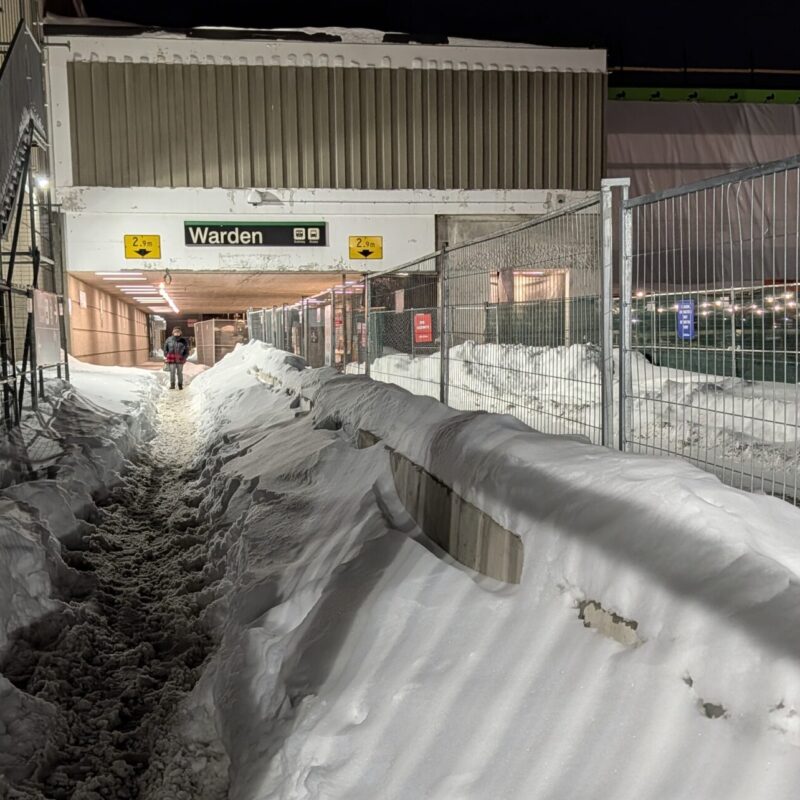 Station de métro Warden