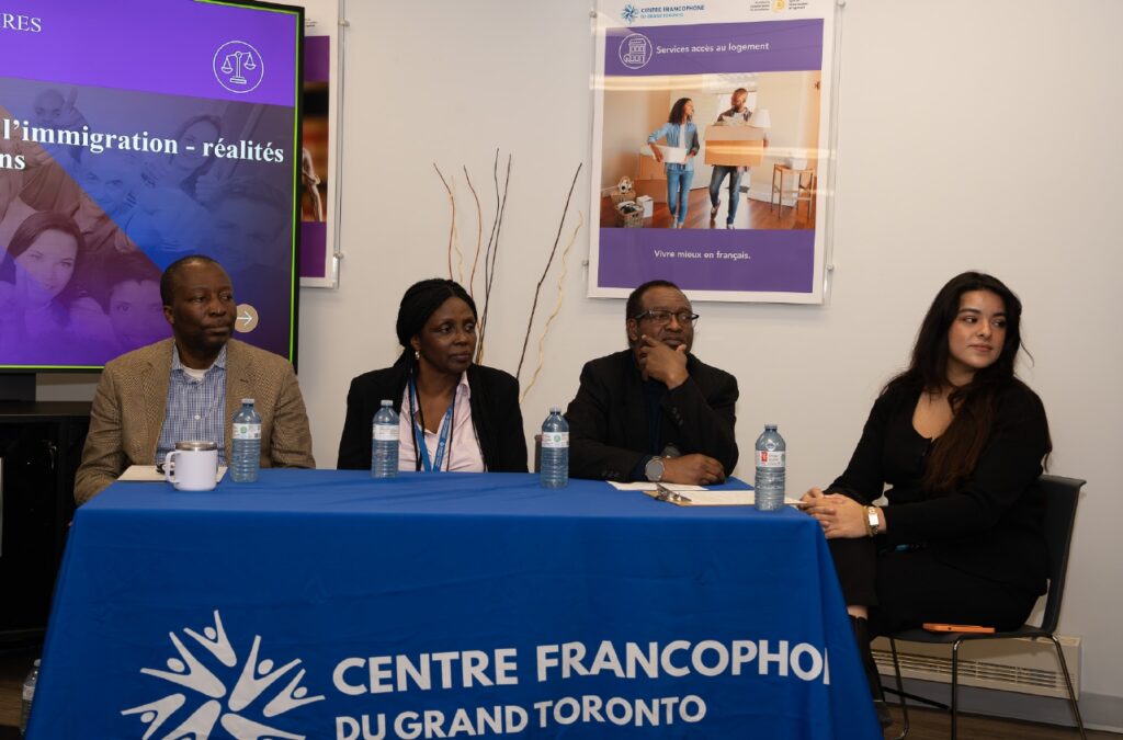 Personnes-ressources du panel sur l’amélioration de l’accès à la justice pour les nouveaux arrivants (pistes et innovations): les intervenants communautaires et travailleurs en établissement Christian Ngoyi-Musempele, Laetitia Uwineza, Christophe Mutonji et Sarah Jouhand.