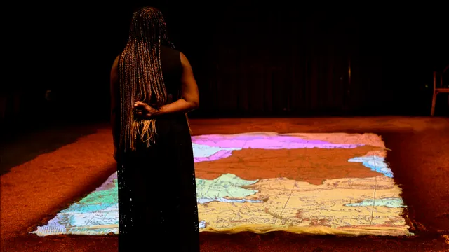 Photo prise pendant la pièce de théâtre Nzinga