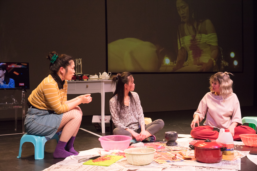 Bonnes Bonnes théâtre français 22 avril