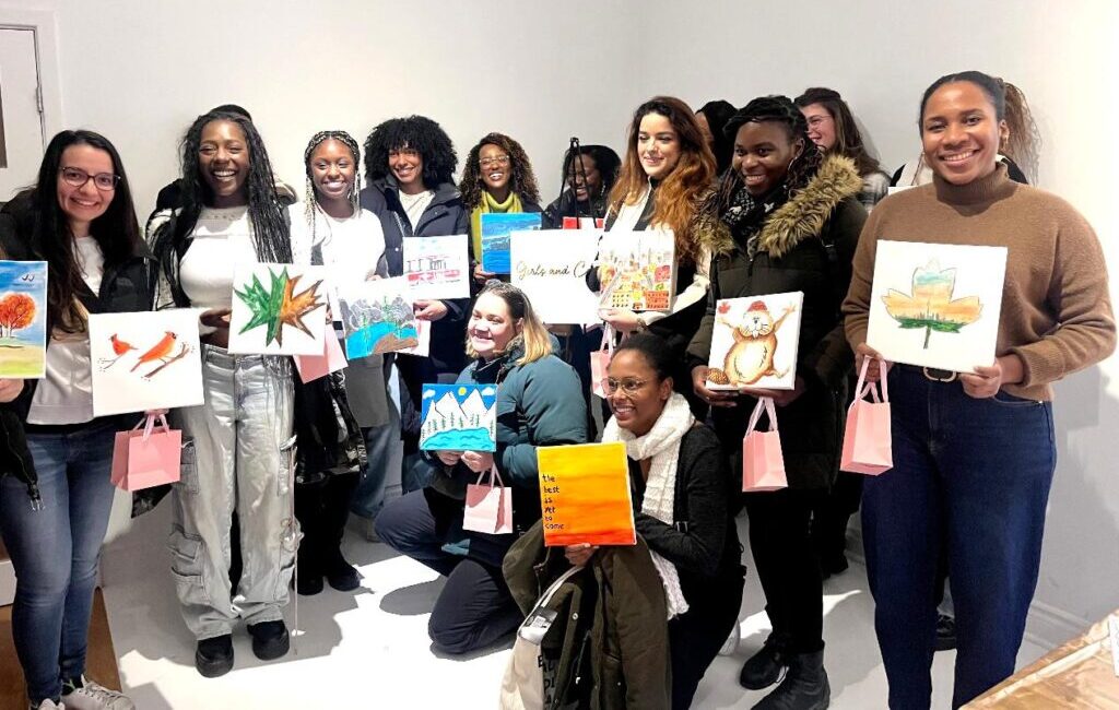 Girls and Connect, femmes