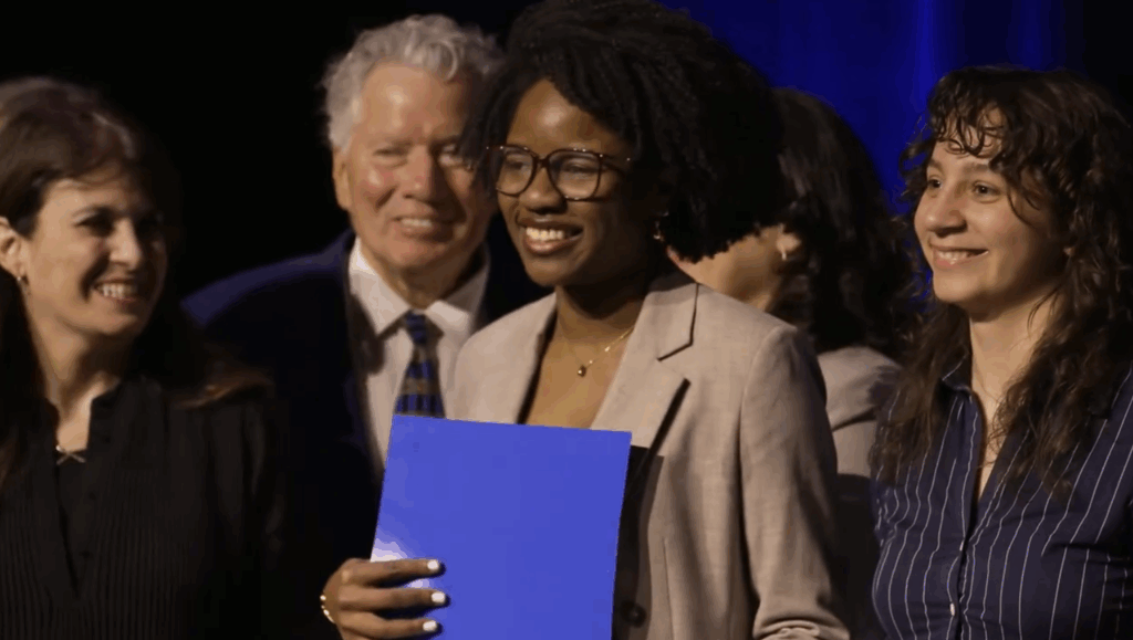 Wendy Mbog, Délie ta langue!