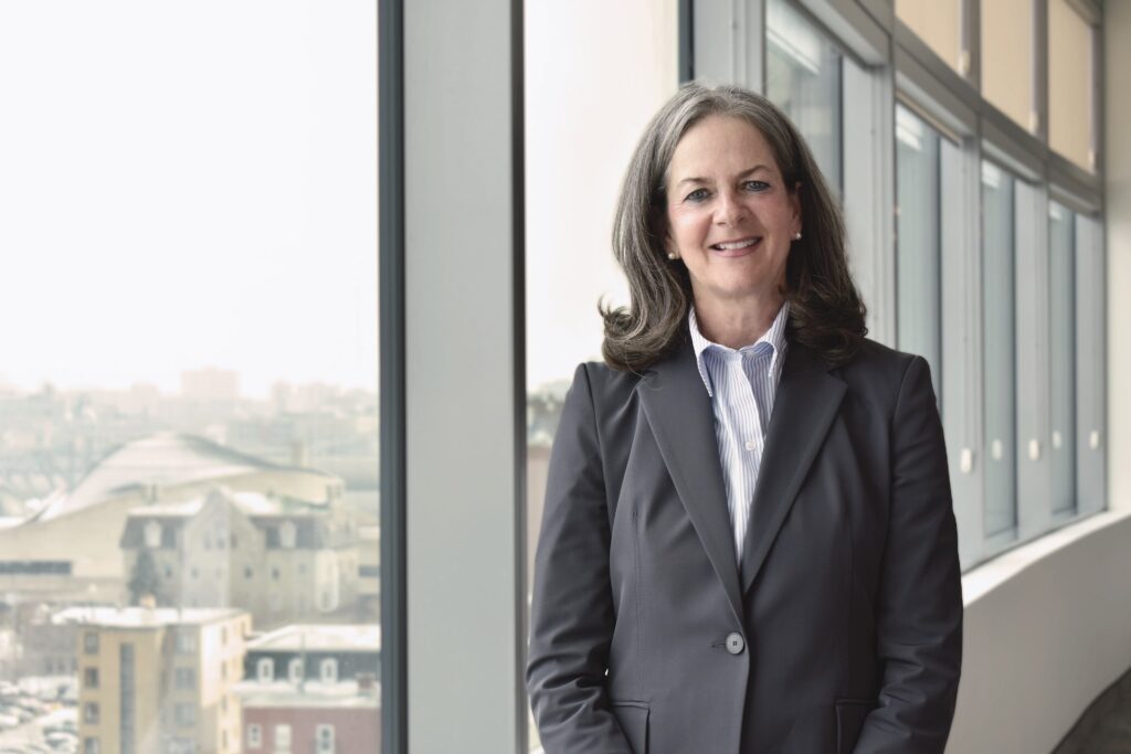 Kelly Burke, commissaire aux langues officielles