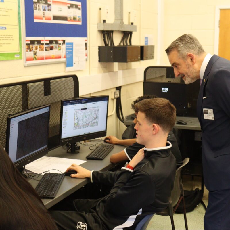 éducation, Paul Calandra
