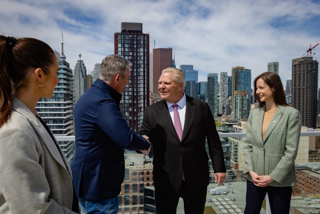 Doug Ford, rencontres, accès à l'information