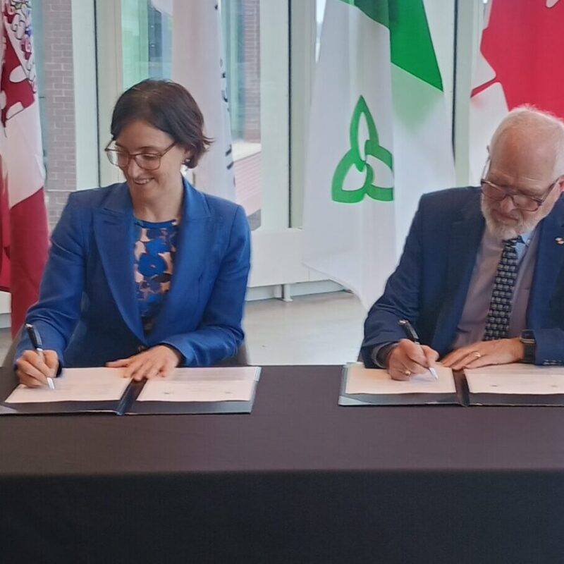 Entente de Collaboration entre l'UOF et l'Université d'Ottawa.