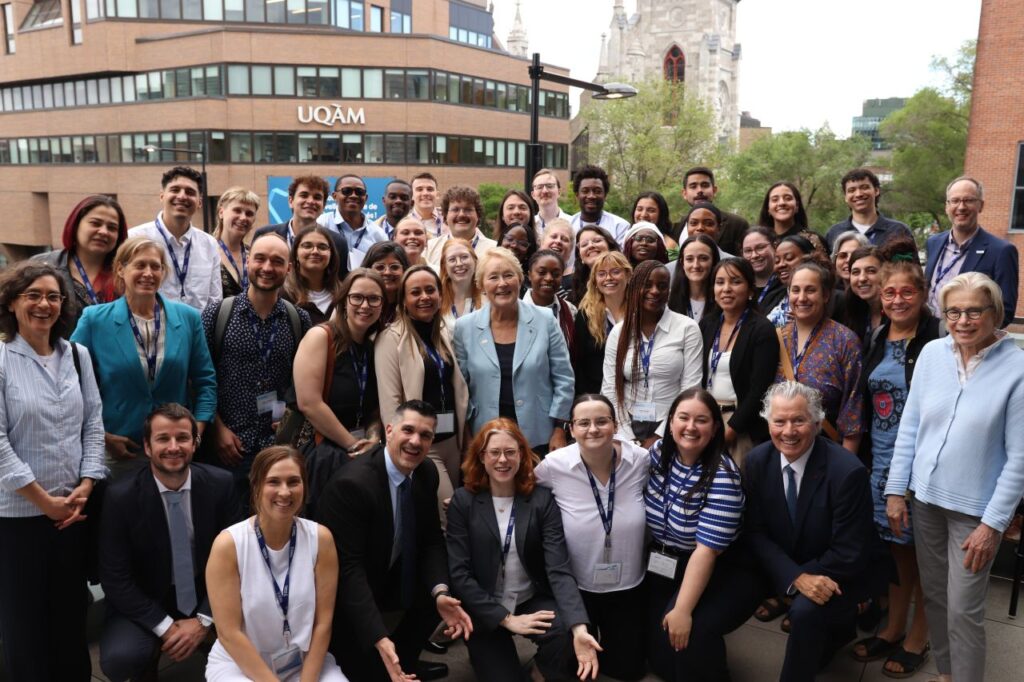 Photo des 40 jeunes leaders réunis à Montréal dans le cadre du #8e Forum sur le leadership et l’engagement citoyen lors du Forum des Amériques 2026. Photo: Centre de la Francophonie des Amériques