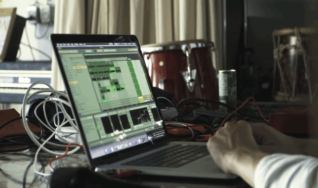 C'est dans l'air, musique assistée par ordinateur