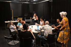 Photo de l'AGA de la troupe de théâtre des Indisciplinés de Toronto. Photo: Julien Kopferschmitt