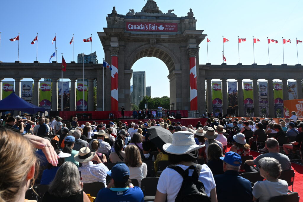 CNE, Public lors de la cérémonie d'ouverture du CNE. Photo: Julien Kopferschmitt