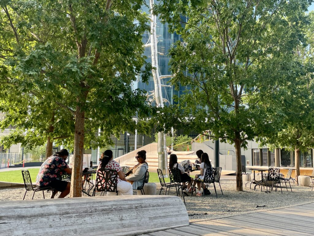parc suspendu, CIBC Square