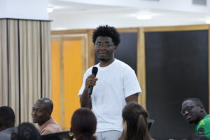 Parlement francophone des jeunes : Ariel Stone Beti porte la voix de l’Ontario à Yaoundé